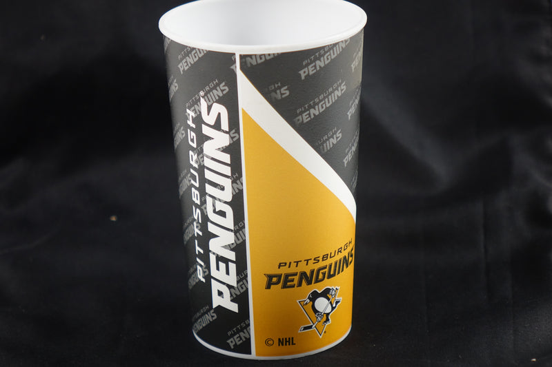 Boelter Brands NHL Pittsburg Penguins 22oz Plastic Pint Glass