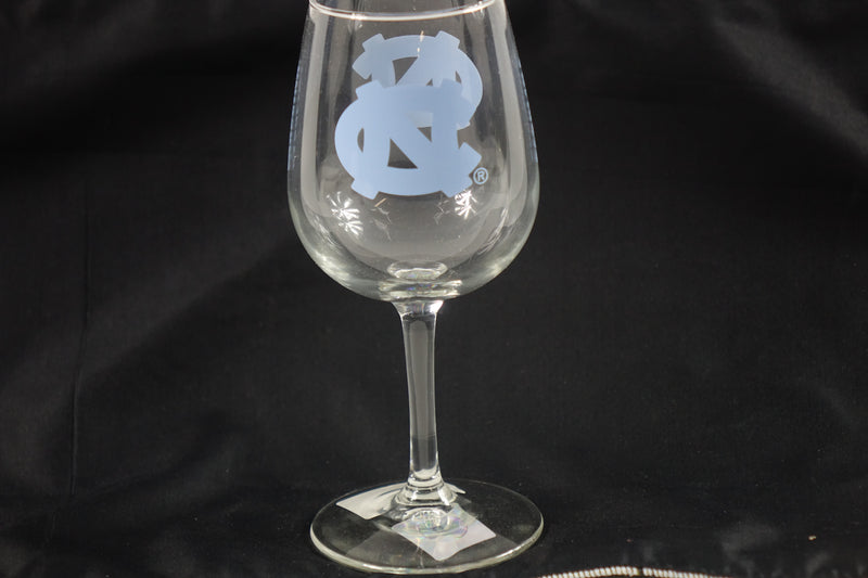 Logo Brand NCAA Carolina Tar Heels 12oz Gameday Stemmed Wine Glass