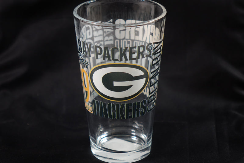 Logo Brands NFL Green Bay 16oz Spirit Pint Glass