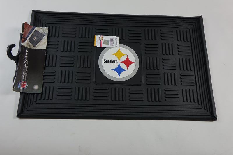 NFL Pittsburgh Steelers Heavy Duty Vinyl Medallion Outdoor Door Mat, 19.5" x 31"